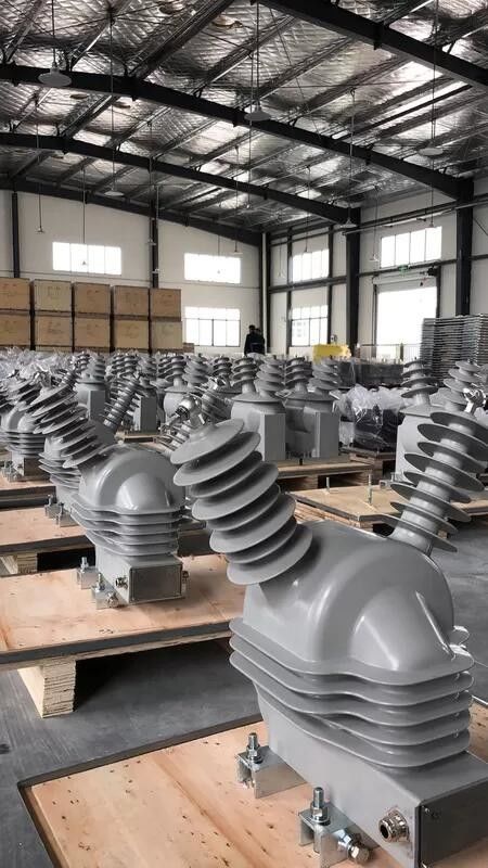 36kV Outdoor MV Transformator prądowy VT Żywica epoksydowa Całkowicie zamknięty dwubiegunowy